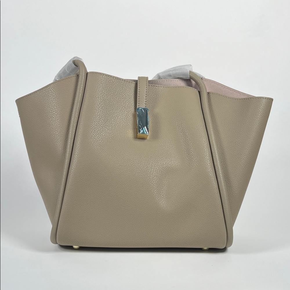 Verano Hill Chic Beige Tote Bag